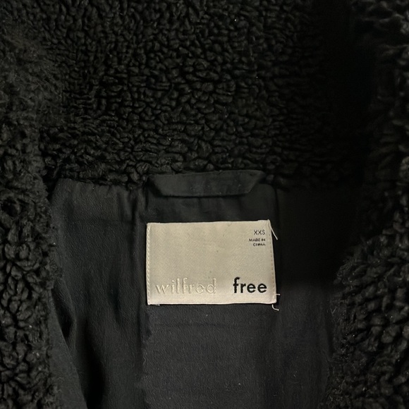 ARITZIA Teddy Jacket - Picture 4 of 4